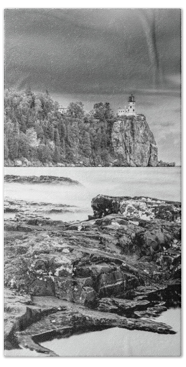 Split Rock Lighthouse Bath Towel featuring the photograph Rain Clouds Over Split Rock Black and White by Sebastian Musial