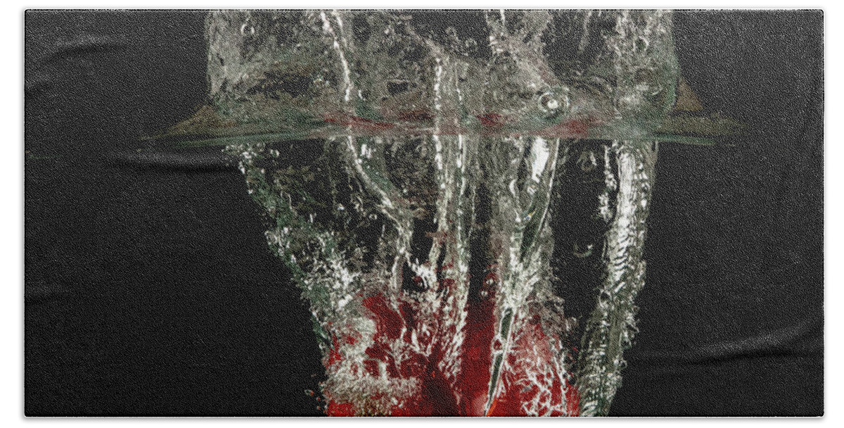 Pepper Bath Towel featuring the photograph Red bell pepper dropped and slashing on water by Michalakis Ppalis