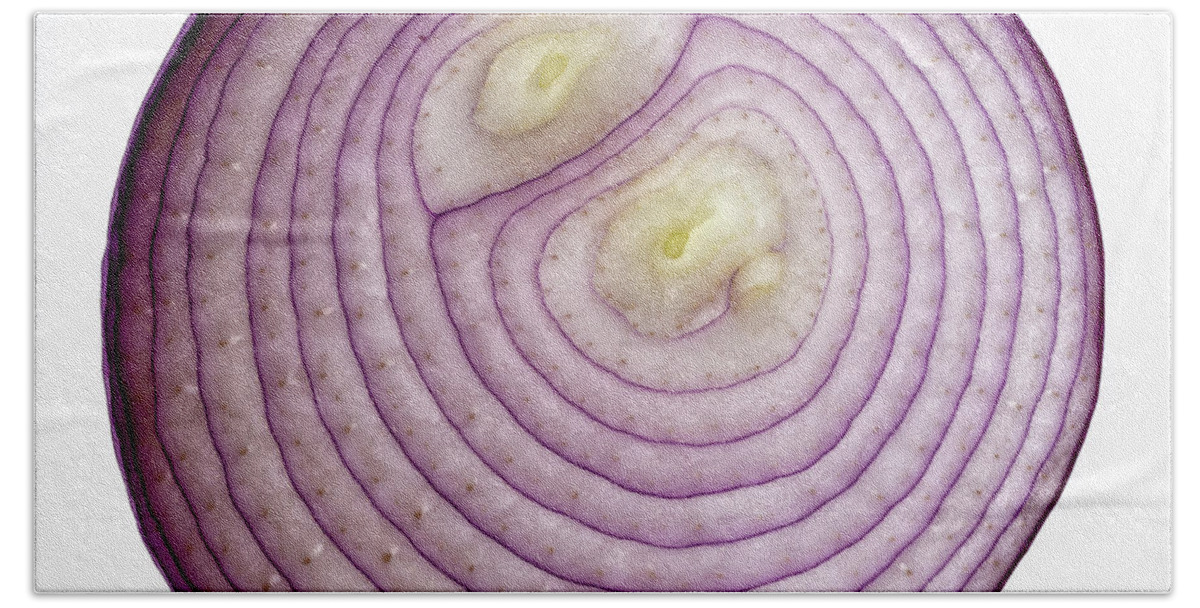 Close-up Hand Towel featuring the photograph Red Onion 1 by Norman Reid