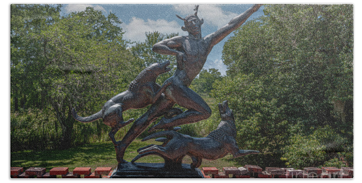 Statue Bath Towel featuring the photograph Release the Hounds - Garden Statue at BrookGreen Gardens and Wildlife Preserve by Dale Powell