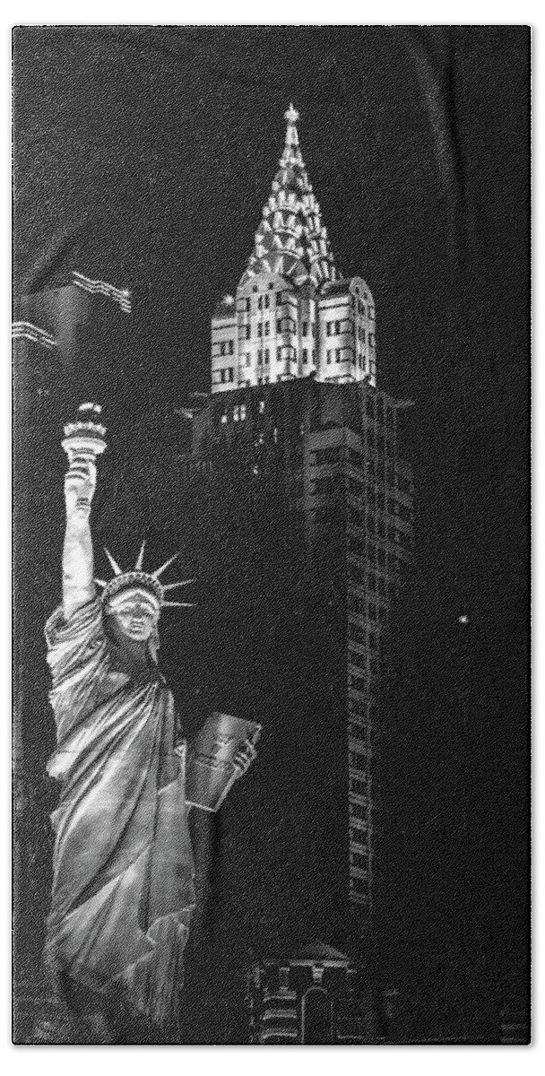Statue Of Liberty Bath Towel featuring the photograph Replica Of Freedom by Az Jackson