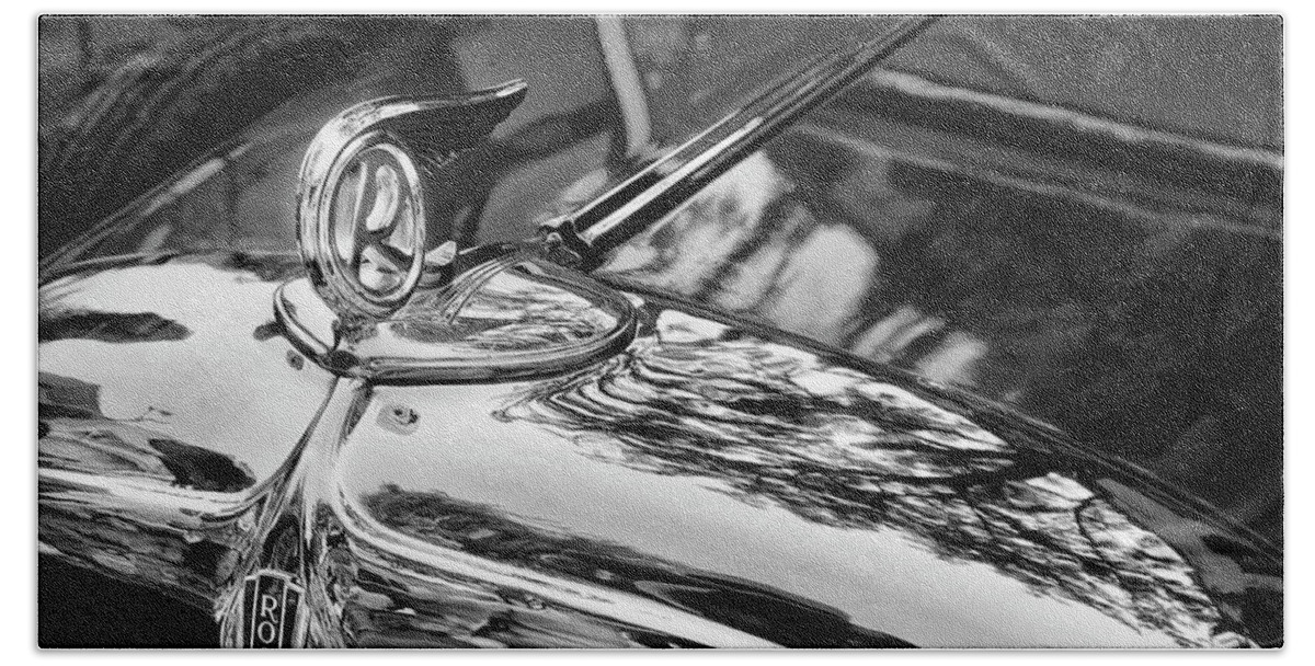 Studebaker Chrome Vintage Cars Posters Prints Classic Cars Classic Car Posters Bath Towel featuring the photograph Rockne Studebaker Black And White by Theresa Tahara