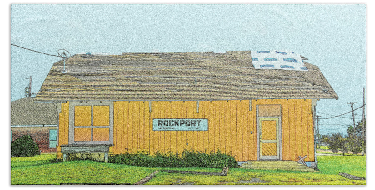 Rockport Bath Towel featuring the photograph Rockport Depot by Ty Husak
