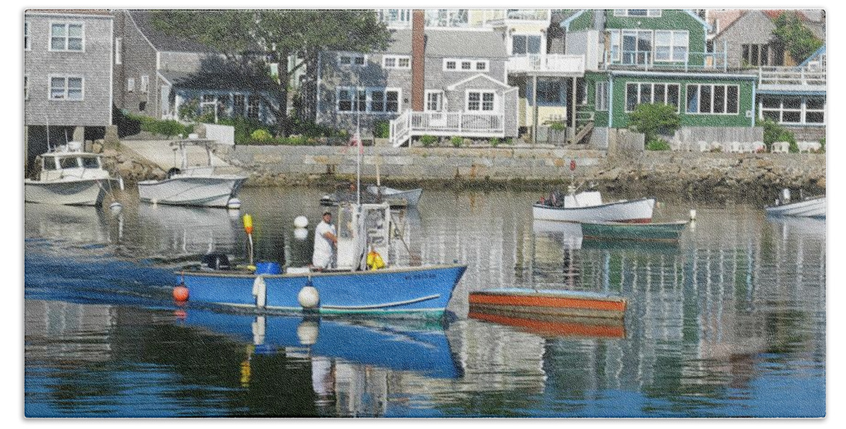 Rockport Massachusetts Harbor On A Clear Day Bath Towel featuring the photograph Rockport Harbor by B Rossitto