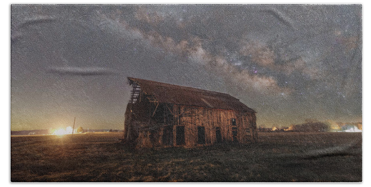 Barn Bath Towel featuring the photograph Rural Nights 2 by Grant Twiss