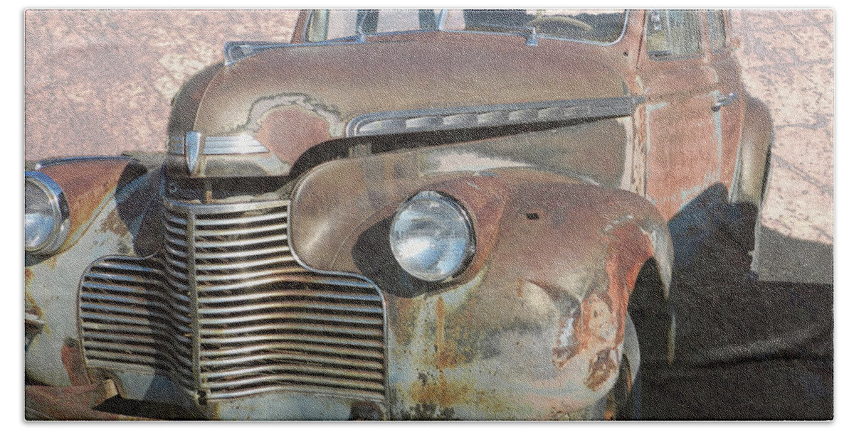 Vintage Car Bath Towel featuring the photograph Rusty Chevrolet 10423 by Cathy Anderson
