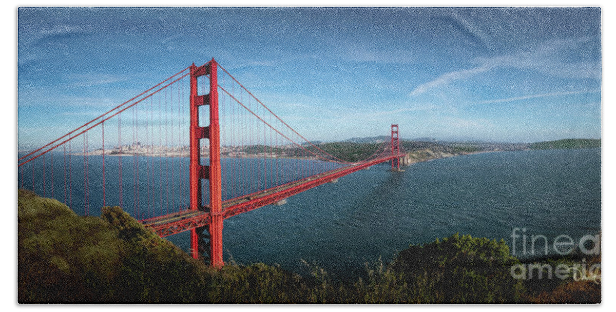 David Levin Photography Bath Towel featuring the photograph San Francisco's Iconic Golden Gate Bridge by David Levin