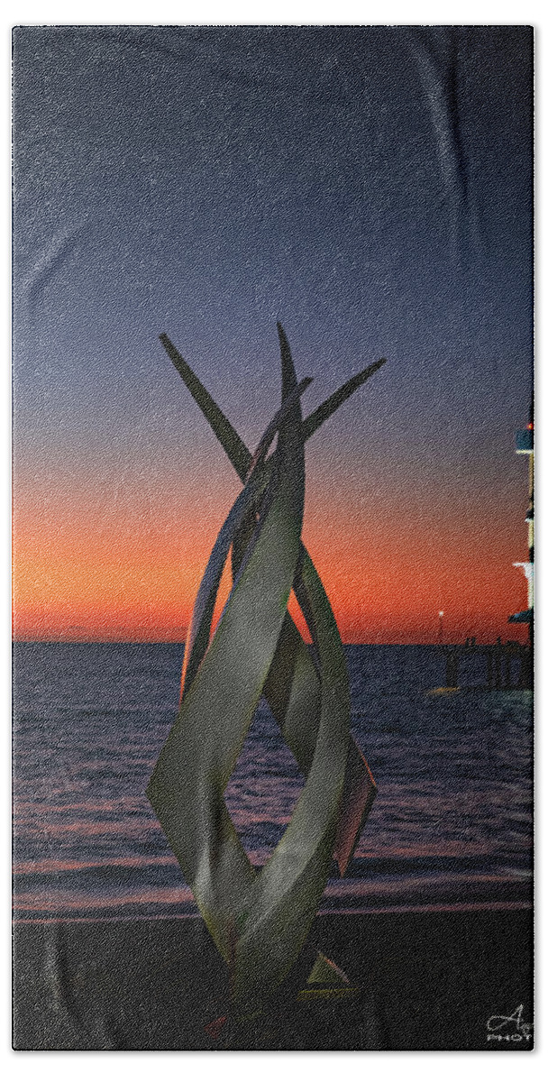 Sunset Hand Towel featuring the photograph Sculpture by Andrew Dickman