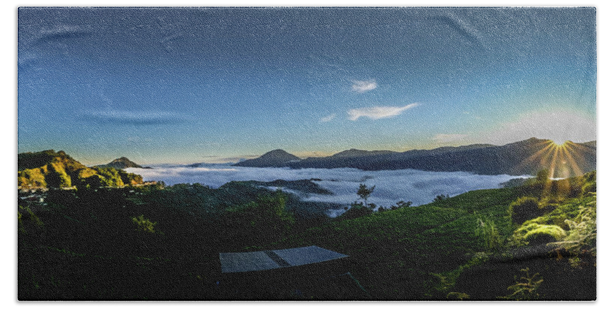 Apo Bath Towel featuring the photograph Sea of Clouds in Mountain Province by Arj Munoz