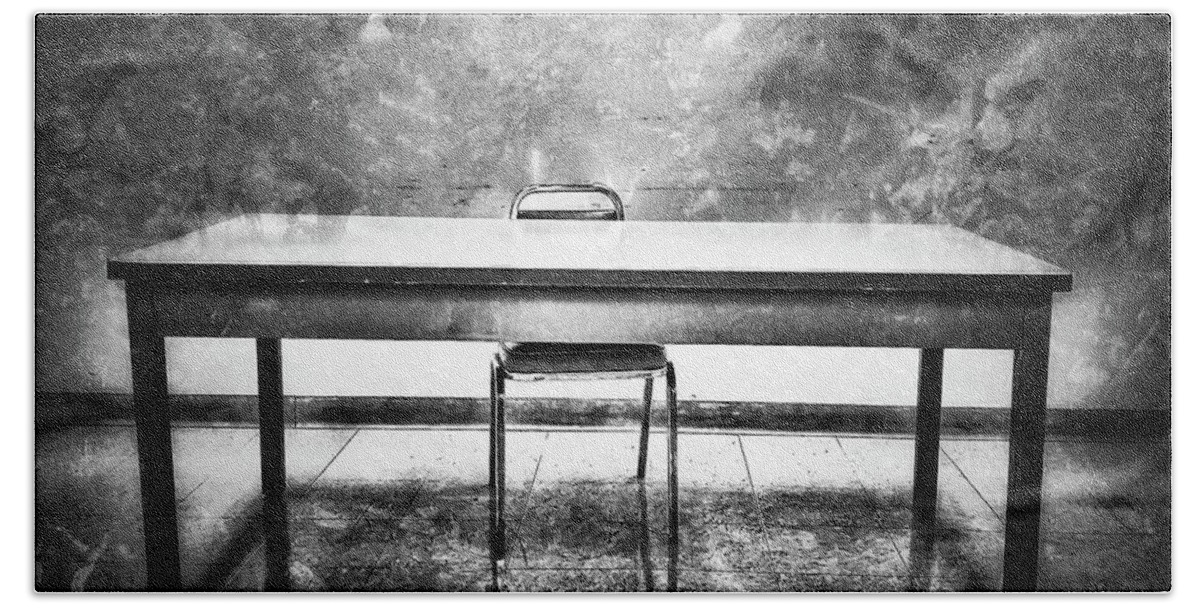  Bath Towel featuring the photograph Seat at the Table by Al Harden
