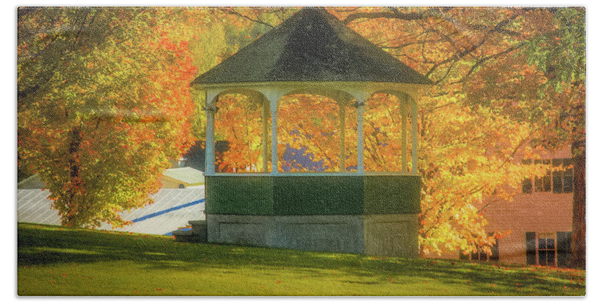 Sharon Vermont Bath Towel featuring the photograph Sharon Vermont bandstand by Jeff Folger