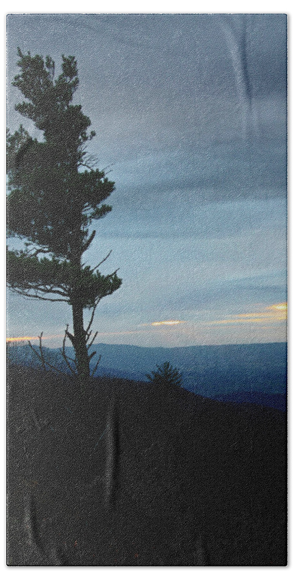Sunset Skyline Drive Bath Towel featuring the photograph Shenendoah by Carolyn Stagger Cokley