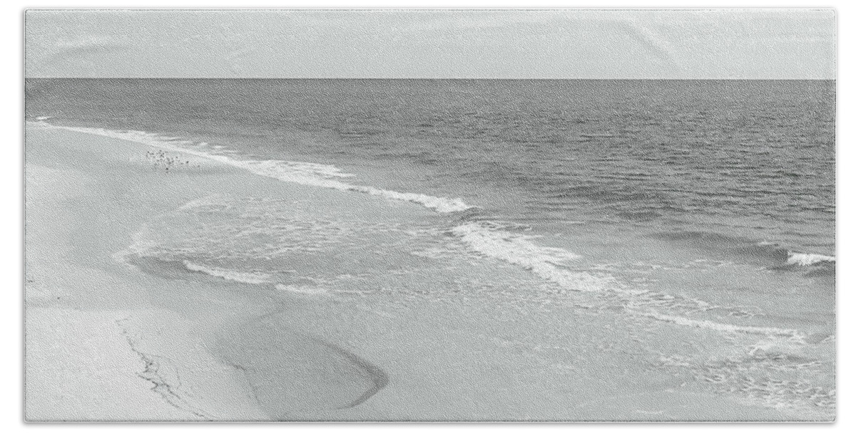 Beach Bath Towel featuring the photograph Shoreline BW by Pamela Williams