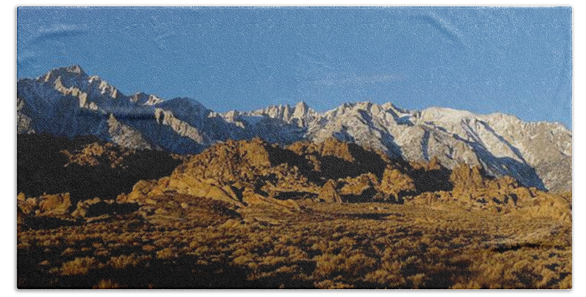 Sierra Nevada Mountains Bath Towel featuring the photograph Sierra Escarpment by Brett Harvey