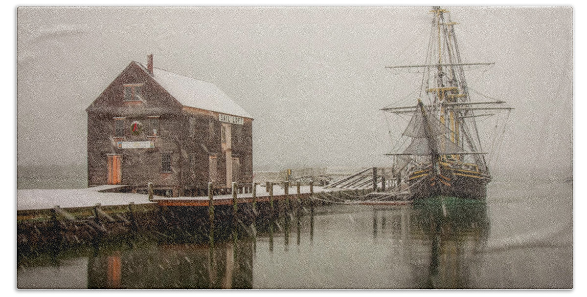 Salem Bath Towel featuring the photograph Silently the snow falls. by Jeff Folger