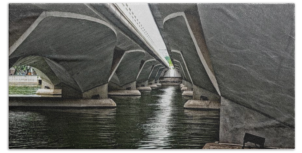 Abstract Bath Towel featuring the photograph Singapore Bridge by David Desautel