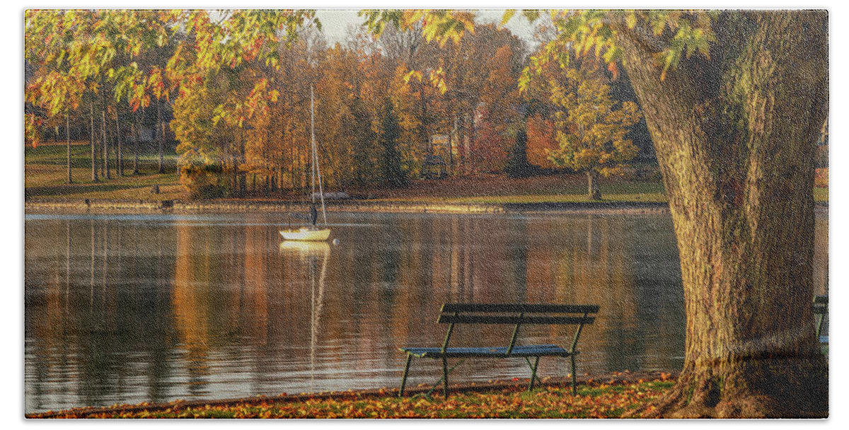 Autumn Bath Towel featuring the photograph Skaneateles in the Fall by Rod Best