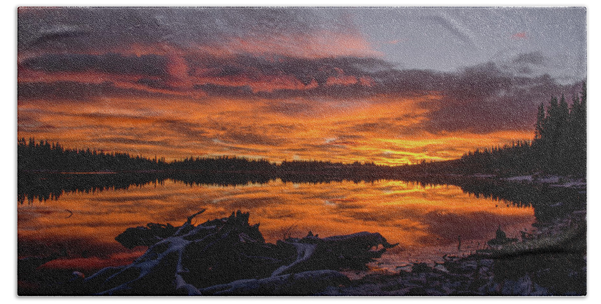 Brainard Lake Hand Towel featuring the photograph Sky on Fire by Linda Villers