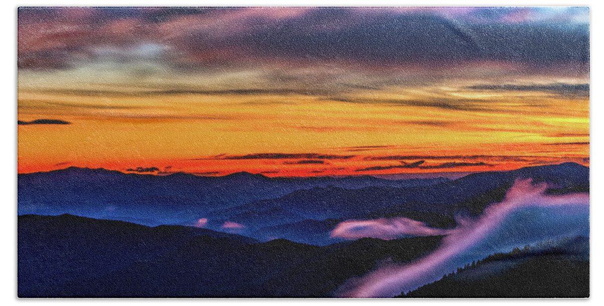 Clingmans Hand Towel featuring the photograph Smoky Mountain Sunset by Kenneth Everett