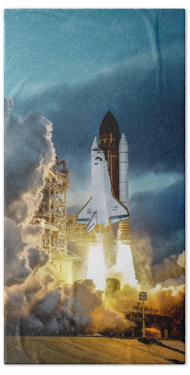 Space Shuttle Atlantis Bath Towel featuring the photograph Space Shuttle Atlantis by Carlos Diaz