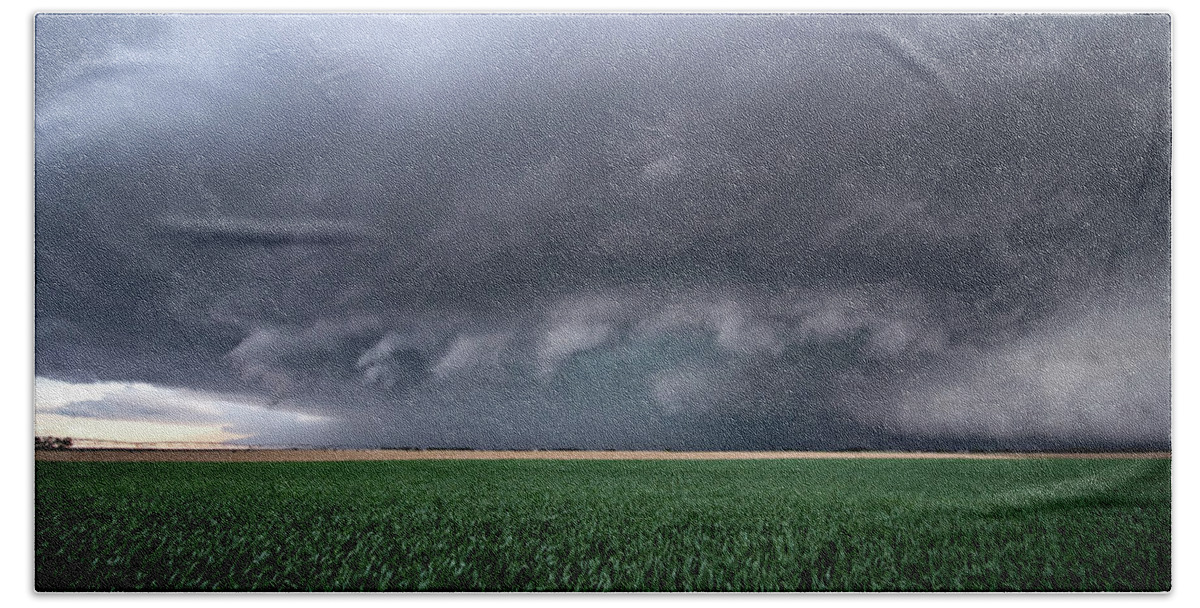 Mesocyclone Bath Towel featuring the photograph Spaceship Storm by Wesley Aston