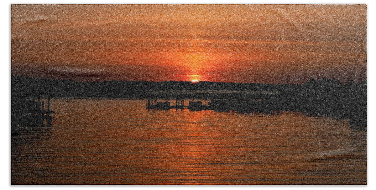 Sun Hand Towel featuring the photograph Split The Middle Sunrise by Ed Williams