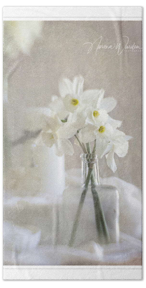 Flowers Bath Towel featuring the photograph Spring Daffodils by Norma Warden