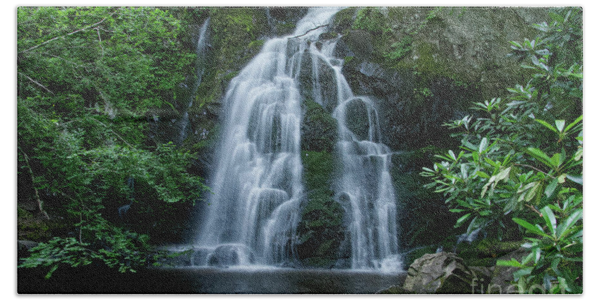 Spruce Flats Falls Bath Towel featuring the photograph Spruce Flats Falls 22 by Phil Perkins