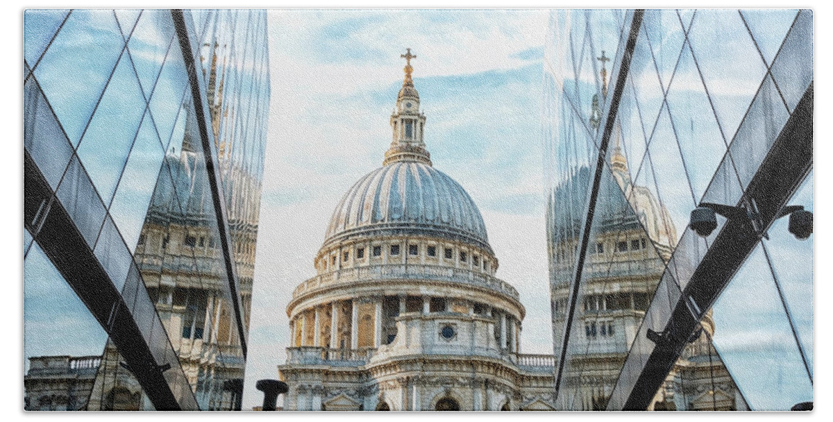 Modern Bath Towel featuring the photograph St Paul Cathedral by Manjik Pictures