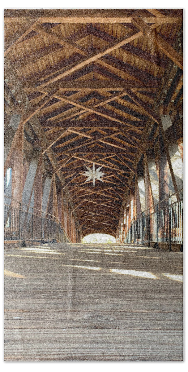 Old Bath Towel featuring the photograph Star Bridge by Lee Darnell