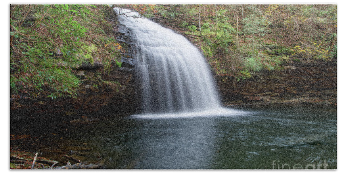 Hike Bath Towel featuring the photograph Stinging Fork Falls 25 by Phil Perkins