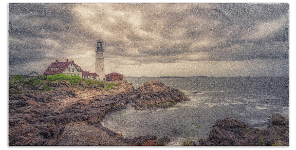 Portland Head Lighthouse Bath Towel featuring the photograph Stormy Afternoon at Portland Head Light by Penny Polakoff