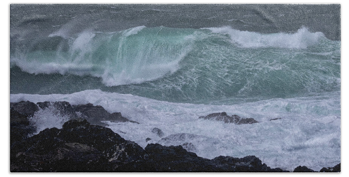 Wave Bath Towel featuring the photograph Stormy Seas by Randy Hall