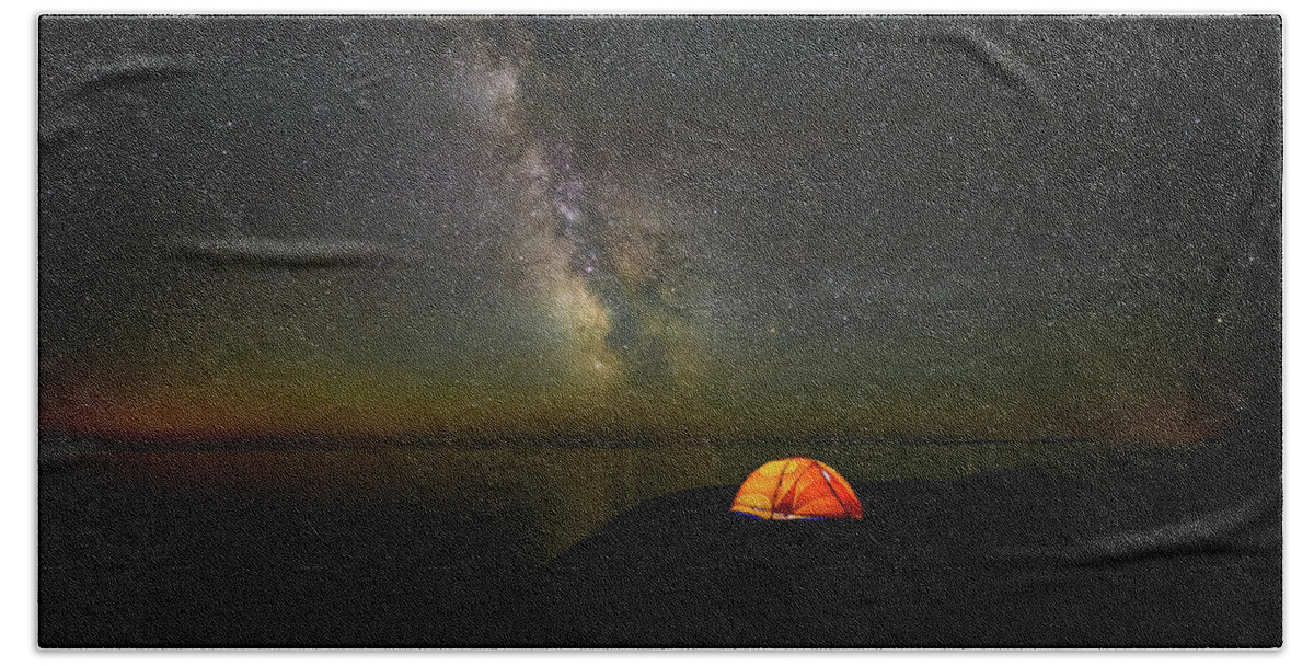 The Milky Way Bath Towel featuring the photograph Summer night by Henry w Liu