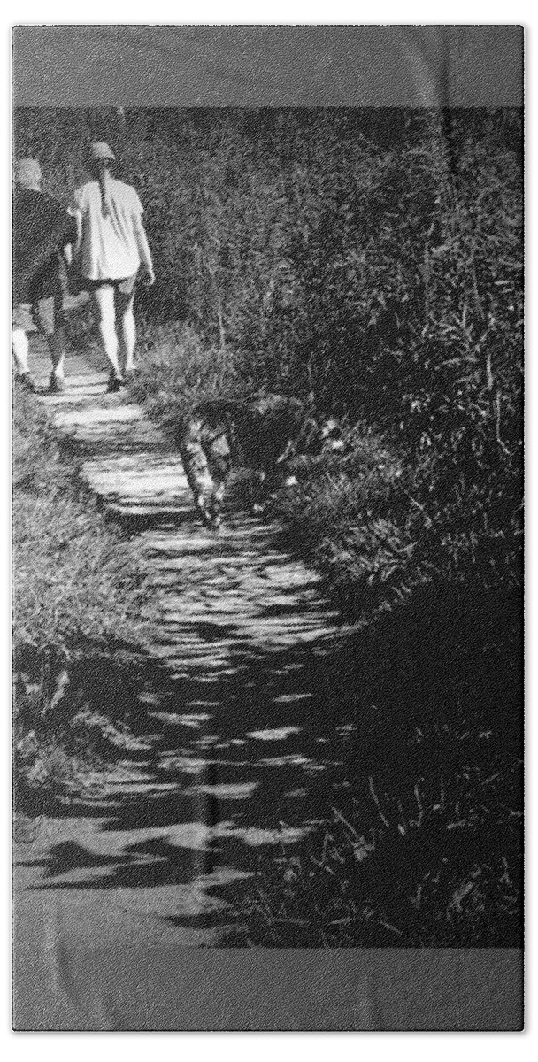 Black And White Bath Towel featuring the photograph Sunday Morning Family Walk by Frank J Casella