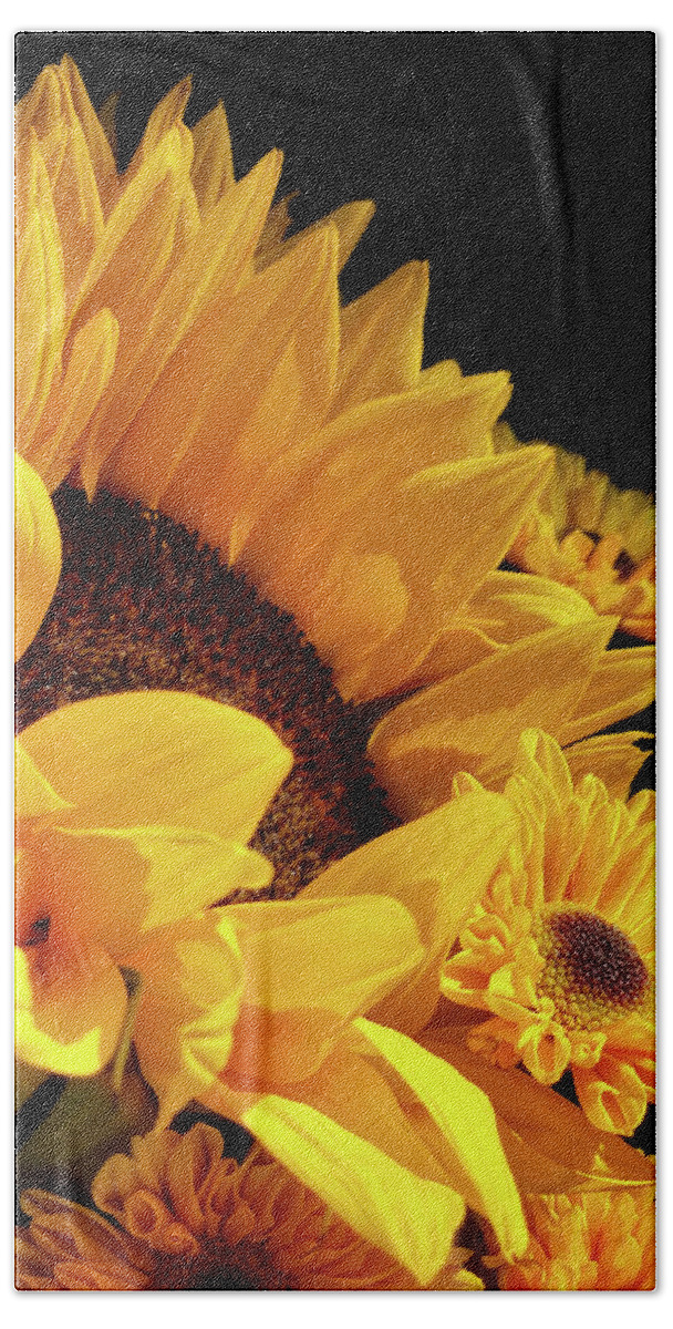 Sunflower Bath Towel featuring the photograph Sunflower Bouquet by Steph Gabler
