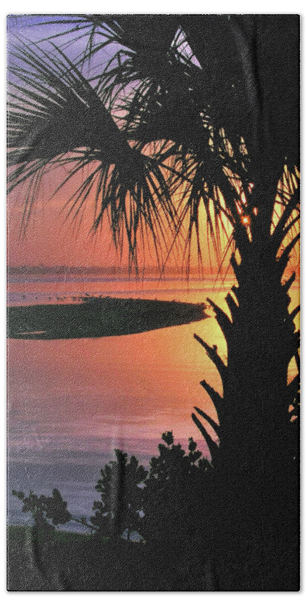 Fine Art Bath Towel featuring the photograph Sunrise at Bird Island by Robert Harris