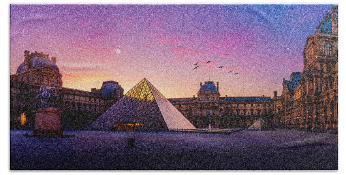 France Hand Towel featuring the photograph Sunrise at the Louvre by Dee Potter
