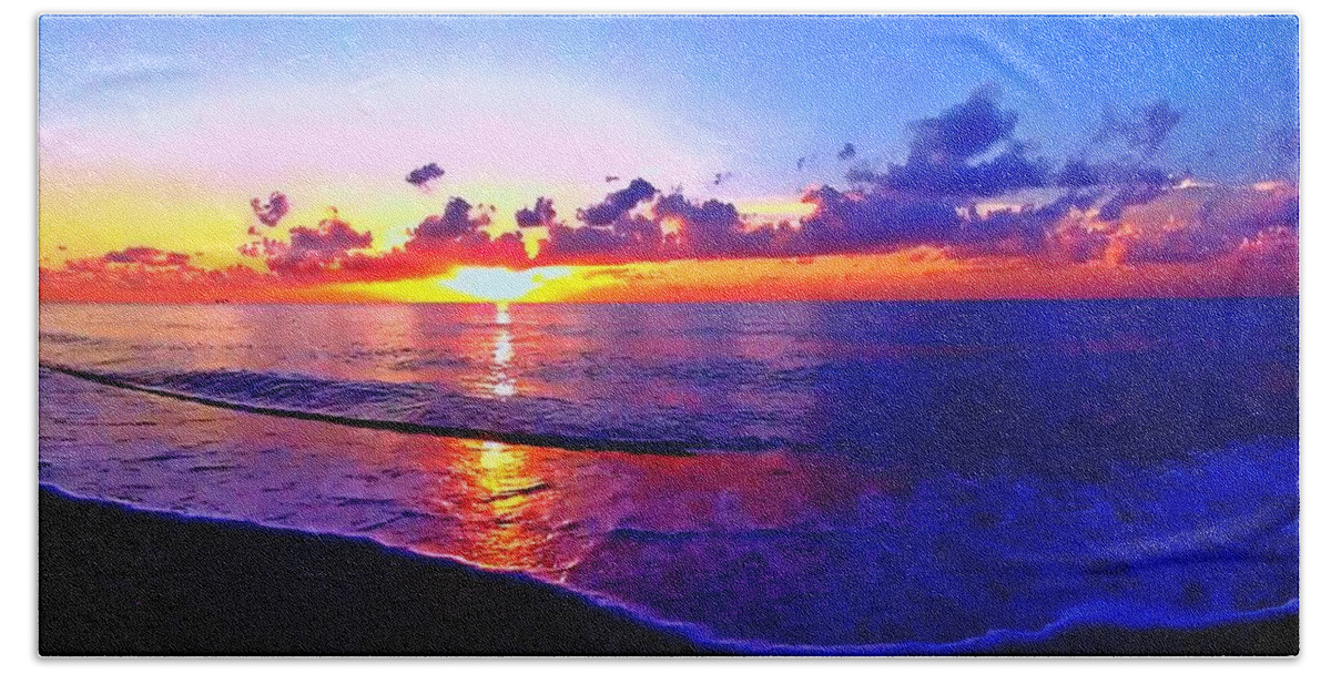 Sunrise Bath Towel featuring the photograph Sunrise Beach 125 by Rip Read