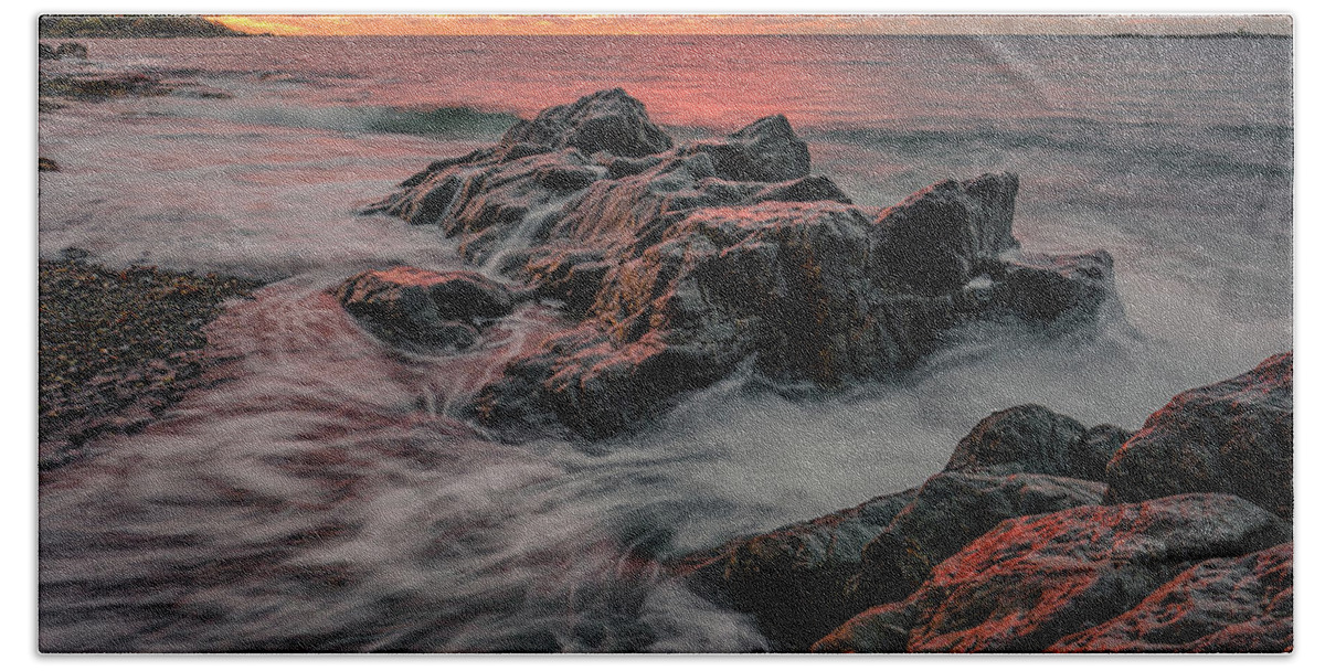 New Hampshire Bath Towel featuring the photograph Sunrise On The Rocks, Fort Foster. by Jeff Sinon