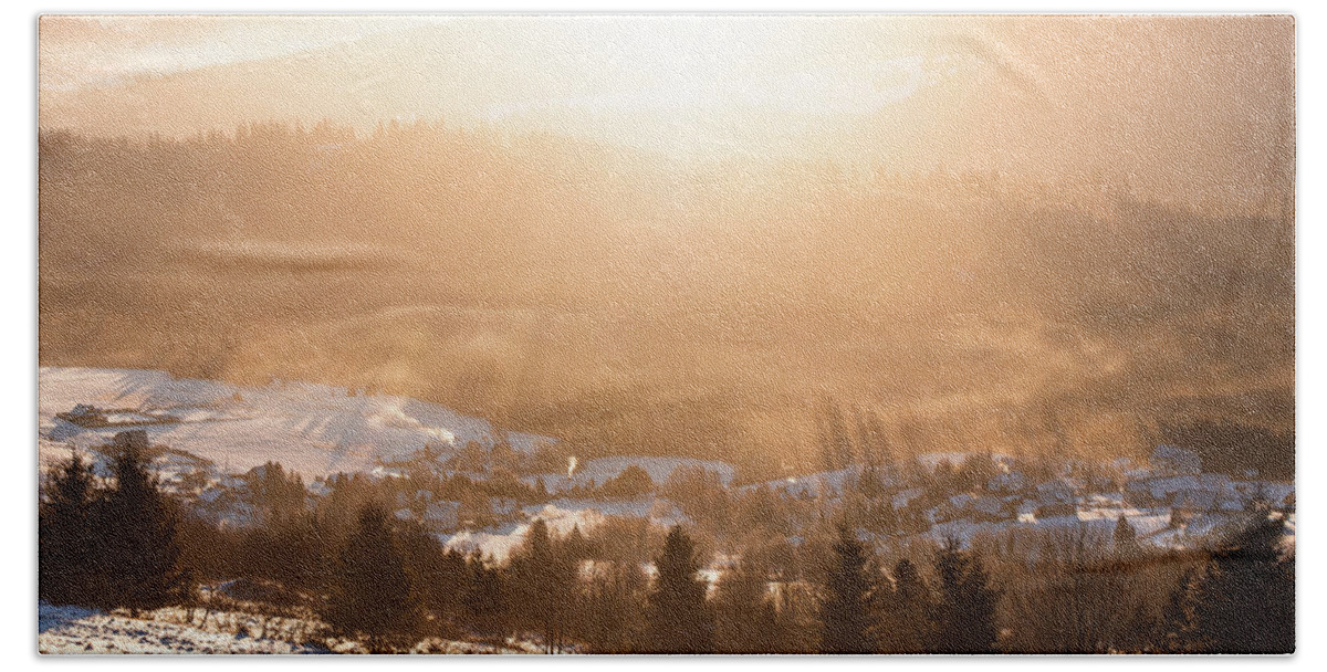 Landscape Bath Towel featuring the photograph Sun's rays pass in the morning mist by Vaclav Sonnek