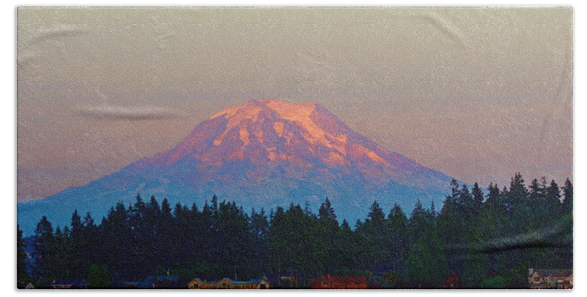 Landscape Hand Towel featuring the photograph Sunset on Mt. Rainier by Bill TALICH
