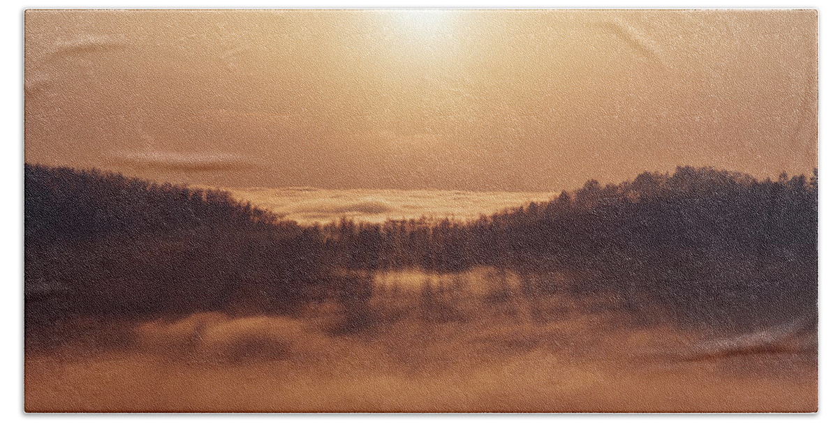 Palkovicke Hurky Bath Towel featuring the photograph Sunset over a sea of clouds by Vaclav Sonnek