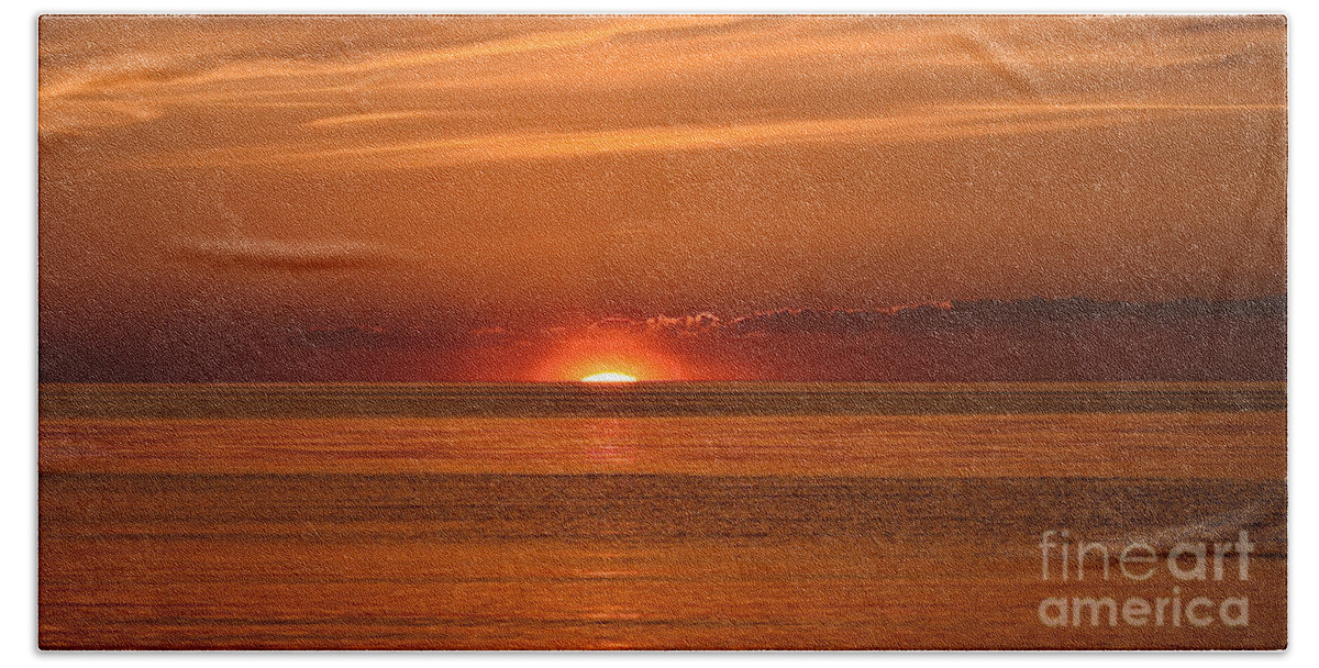 Halo Hand Towel featuring the photograph Sunset Sun Halo - Skaket Beach by Debra Banks