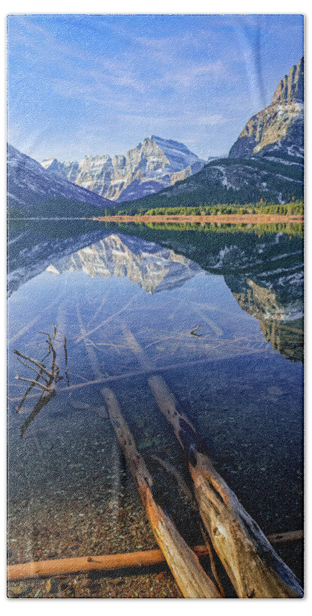 Autumn Bath Towel featuring the photograph Swiftcurrent Driftwood by Jack Bell