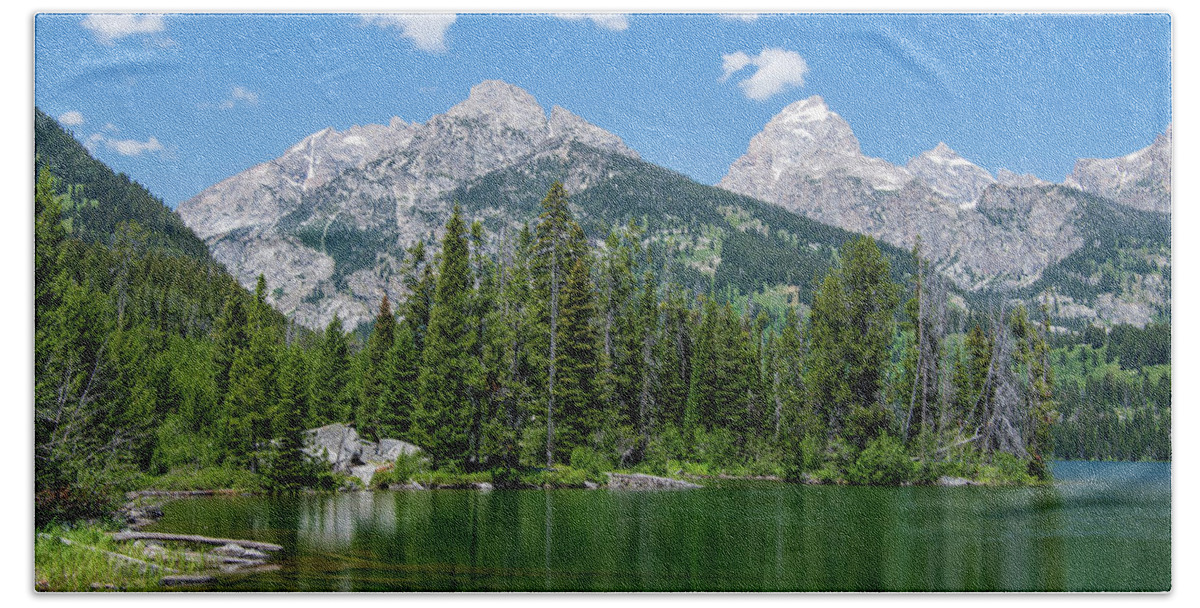 Nature Bath Towel featuring the photograph Taggart Lake by Rose Guinther