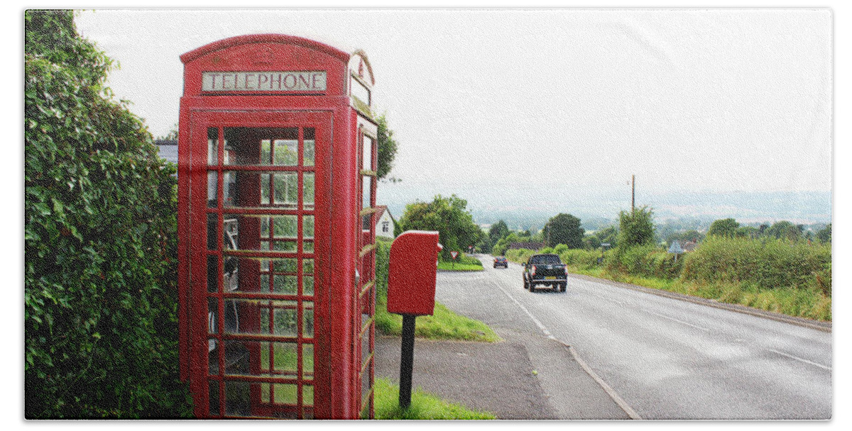 Telephone Box Hand Towel featuring the photograph telephonebox in England by Kaoru Shimada