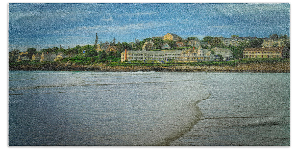 Ogunquit Bath Towel featuring the photograph The Beachmere by Penny Polakoff