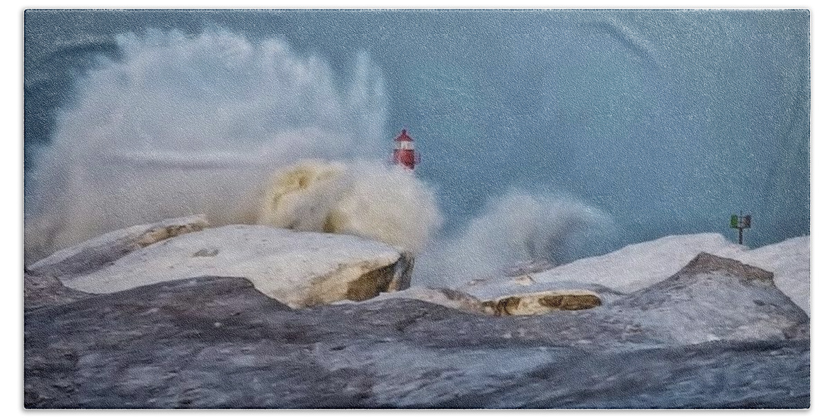 Winter Storm Hand Towel featuring the photograph The Beauty and the Fury by Patti Raine