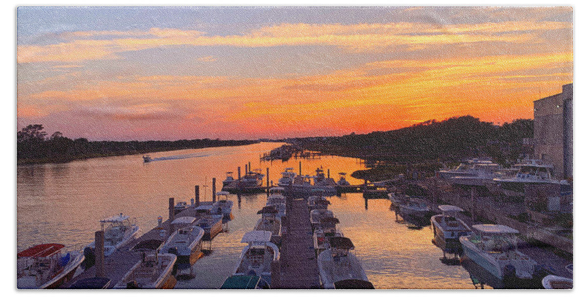 Beaufort Bath Towel featuring the photograph The Beauty of Beaufort by Lee Darnell